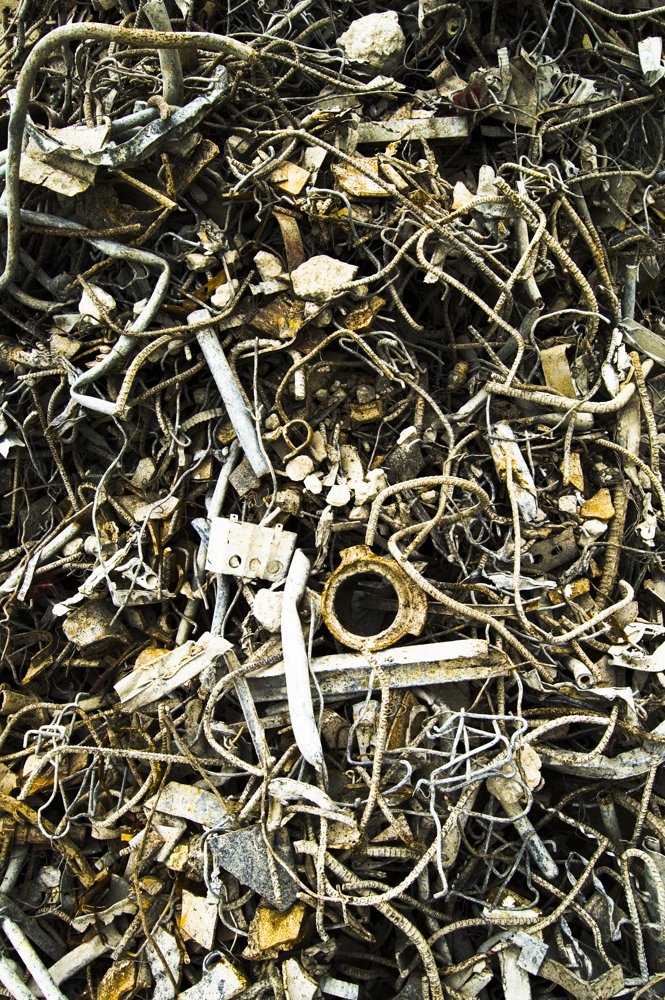 Amas de ferraille et pièces métalliques
